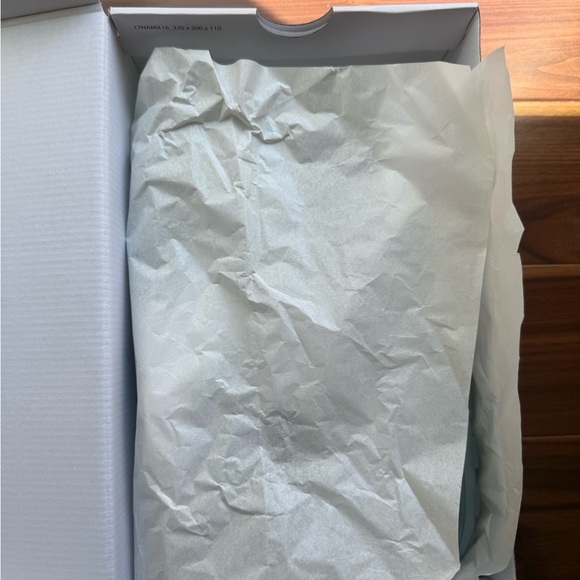 Women’s Nike Air Max 270 - Picture 7 of 7